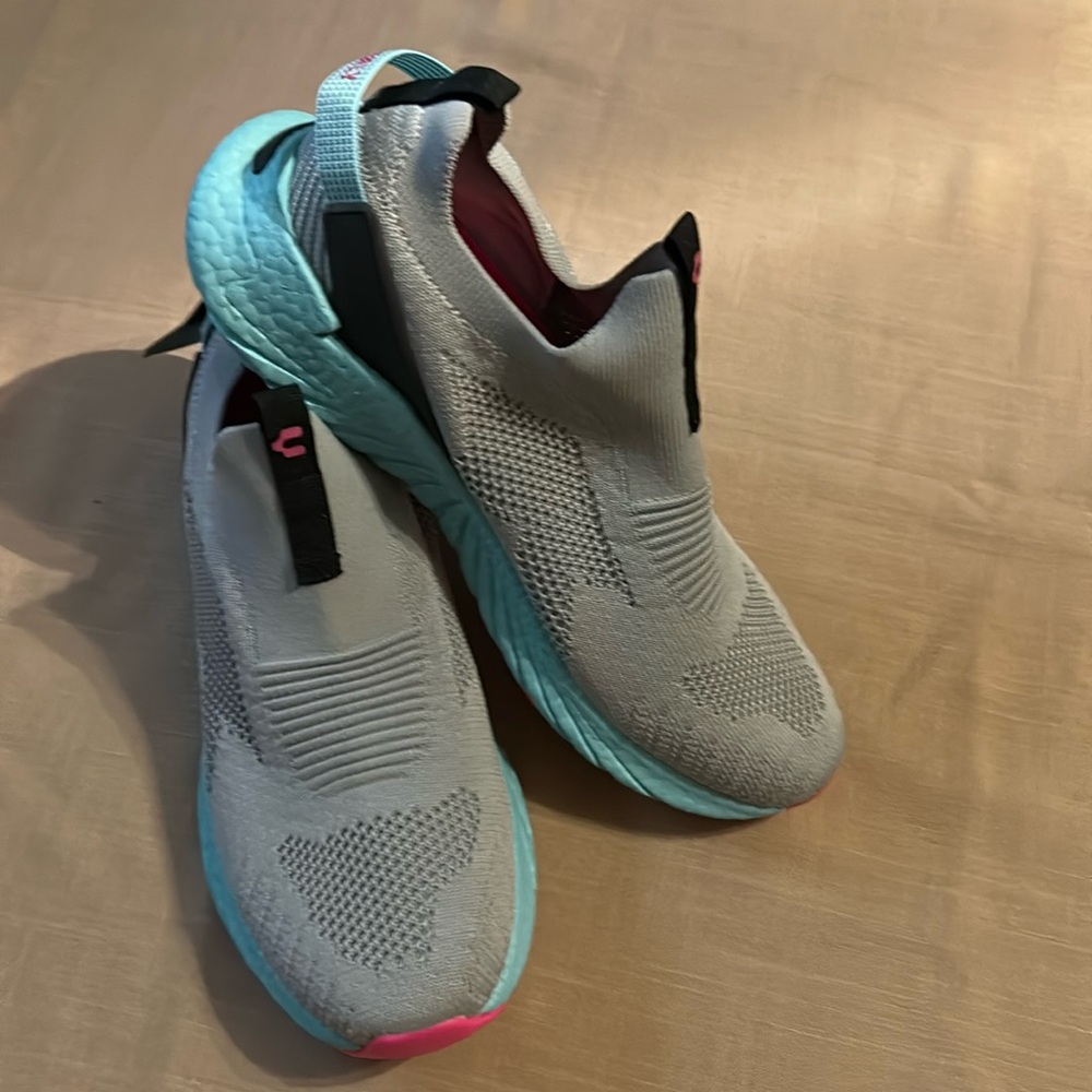 NWT Charly shoes